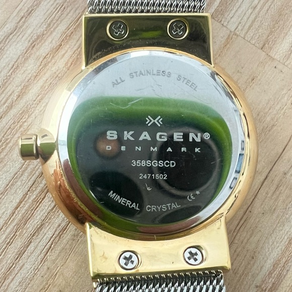 Skagen Denmark ladies two-tone metal mesh contemporary dress watch NEW BATTERY
